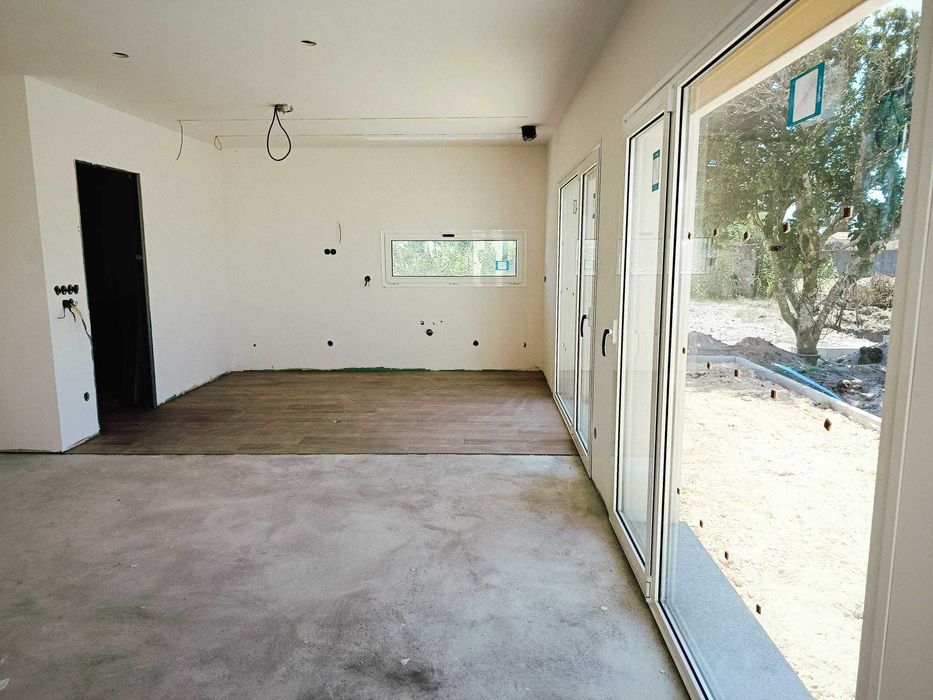 Moradia T2+1 - Reconstrução integral fase de acabamentos - Ervedeira