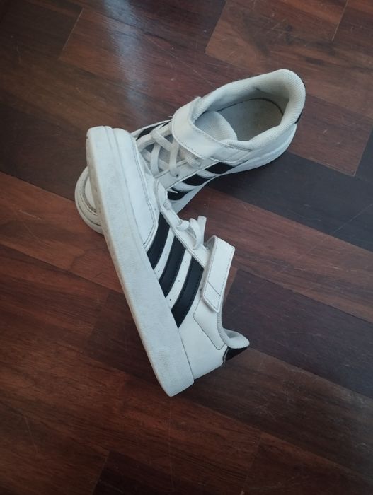 Tênis adidas número 30