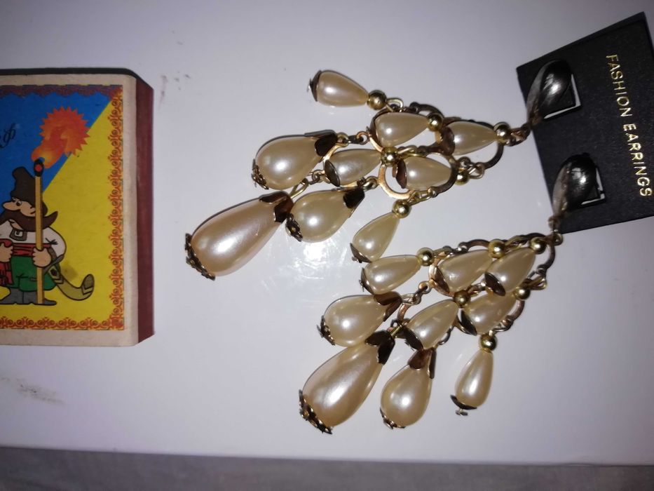 Серьги крупные, нарядные, бижутерия