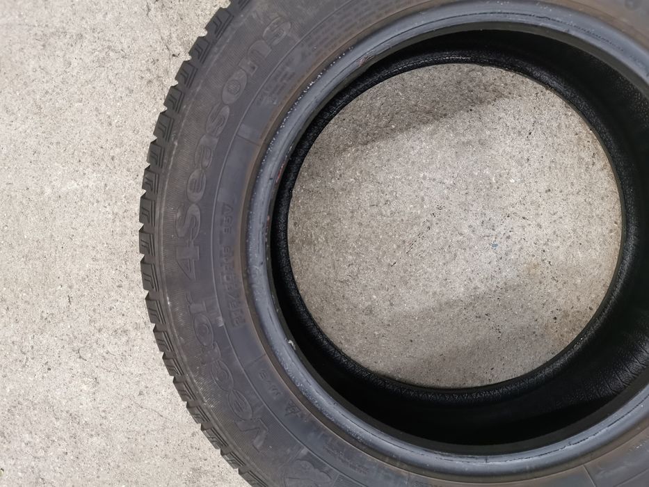 Para opon 215/60R16 Goodyear Vector 4Seasons z 2016r