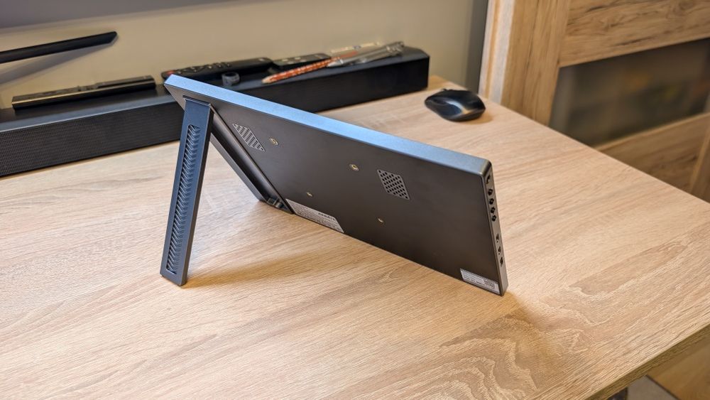 Monitor TN LED 11,6" VESA 1366_768