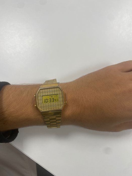 relógio da casio dourado