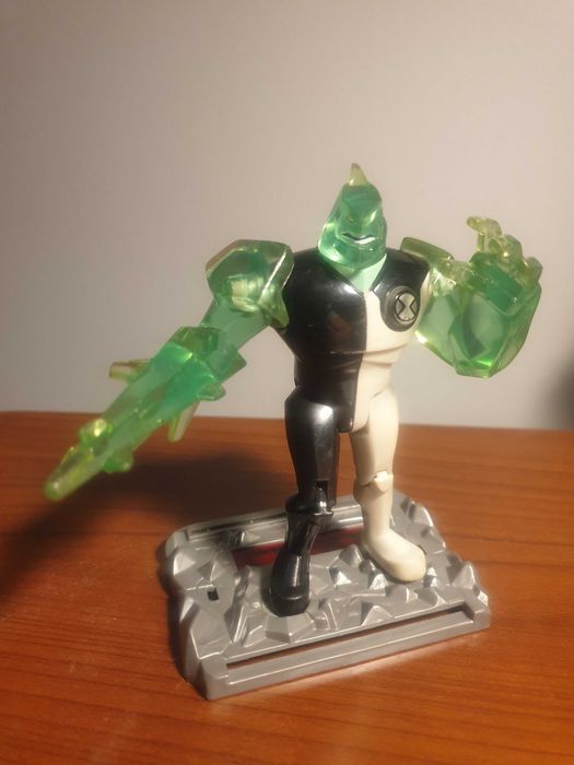 Figurka Ben 10 Diamentogłowy Diamondhead
