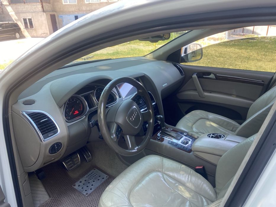Продам Audi Q7 4.2 бензин