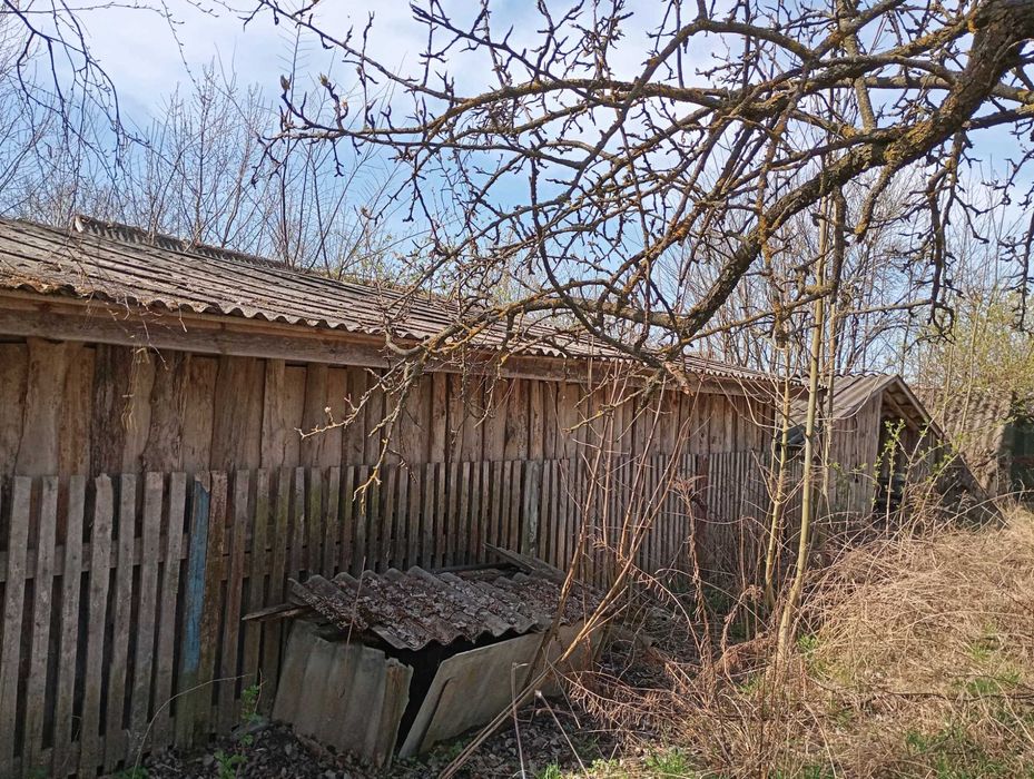 Продам будинок під розбирання і самовивіз.