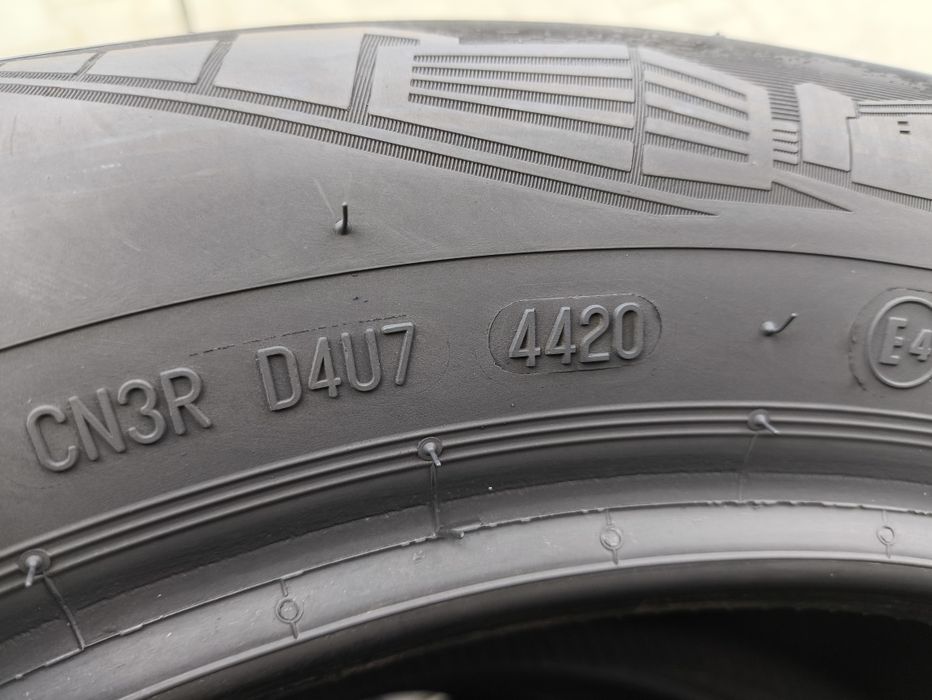 215/55/17 Continental Allseason Contact KOMPLET
