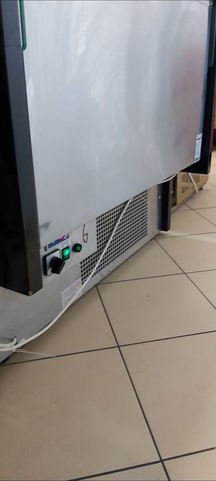 Witryna konserwator do lodów