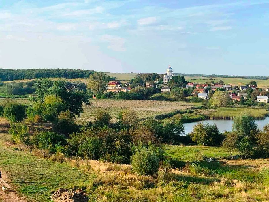 Котедж з гаражем в с. Ременів  15 кілометрів від Львова.