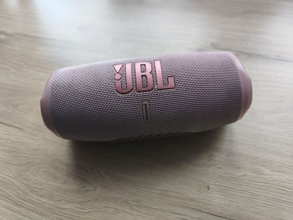 JBL charge 5 pink