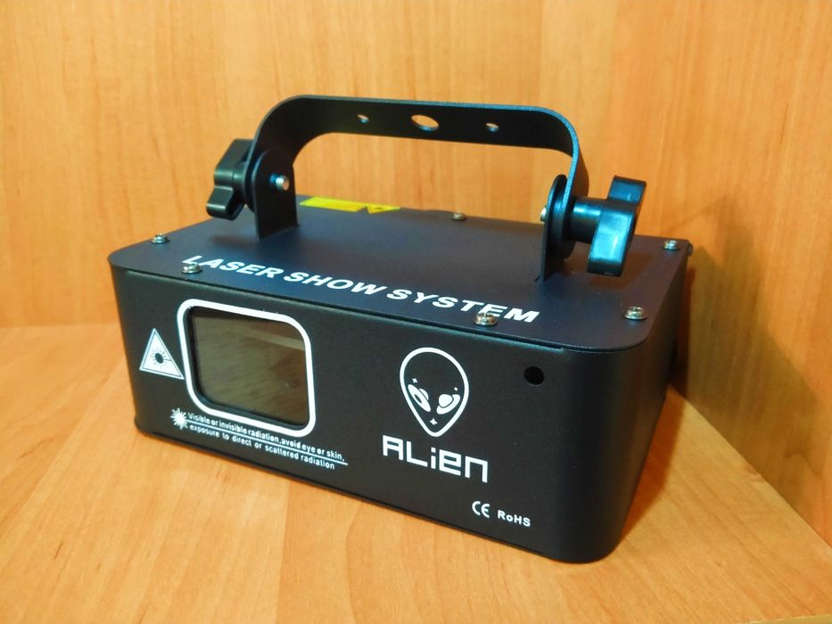 Сканирующий RGB лазерний проектор