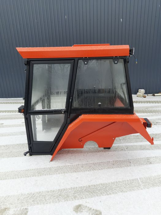 Kabina kabiny ciagnikowe c330 c360 mf t25 bizon