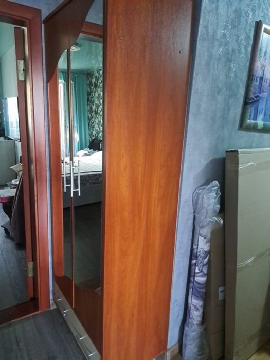 Меблі для передпокою.