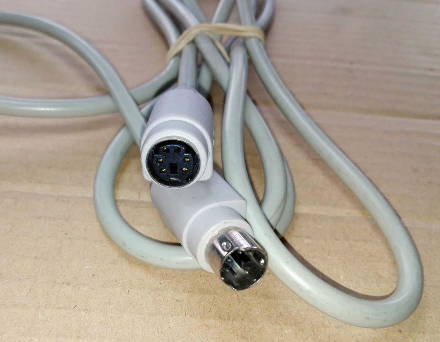 Cabos e adaptadores para PC antigos