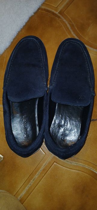 Sapatos de homem azul escuro da calvin klein camurça