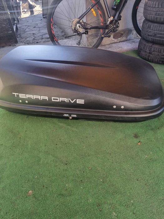 Перемички на релігки Thule та багажник(автобокс) Terra Drive  320