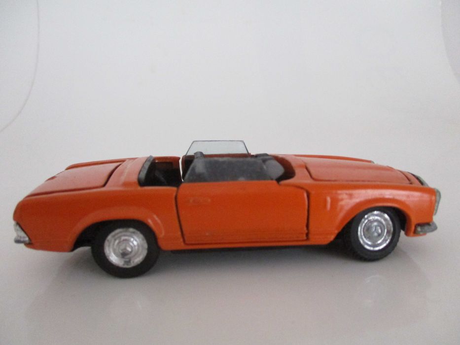 Carros miniatura da escala
