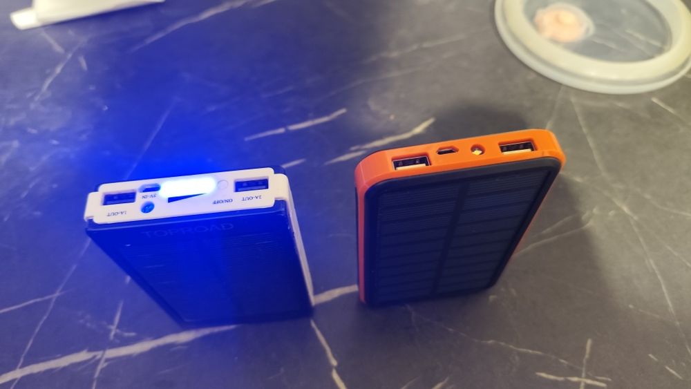 Два повербанка с солнечной батареей. Power bank  12000 mh, цена за два