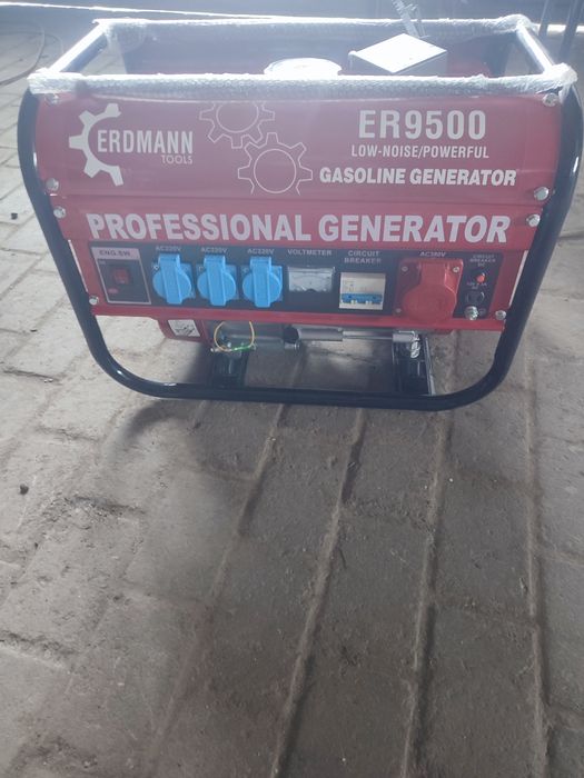 Генератор бензиновий 6 кВ. Новий