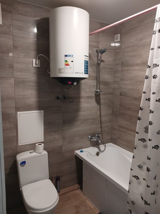 Посуточно квартирая студия светлая центр!