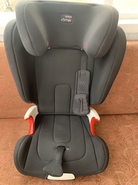 Автокрісло Britax Romer Kidfix II XP 15-36 кг (3,5-12 років)