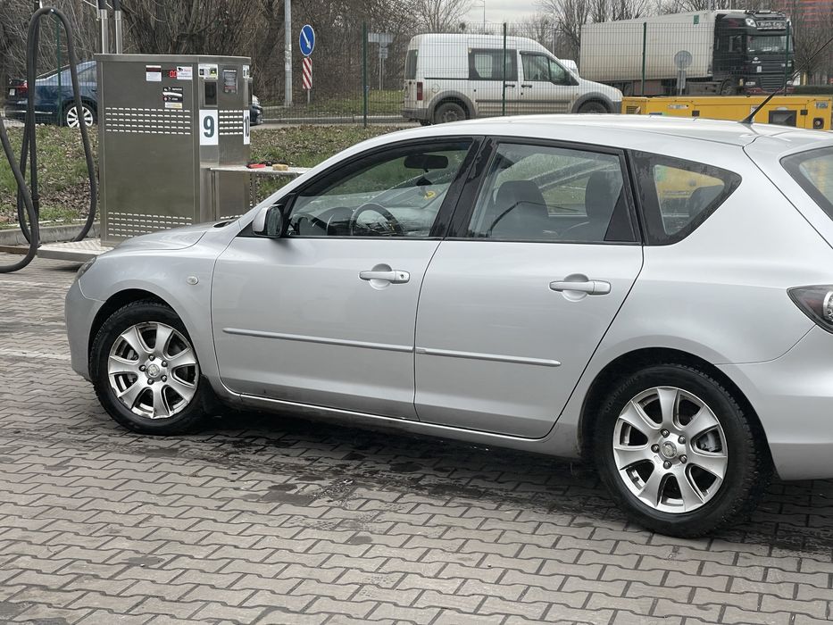 Продам мазала 3 2008 в идеальном состоянии в родной краске без единого подкраса, кожа рожа, подогревы все есть в этой тачке!! Бронированные фары!! Новая резина все делалось для себя!!