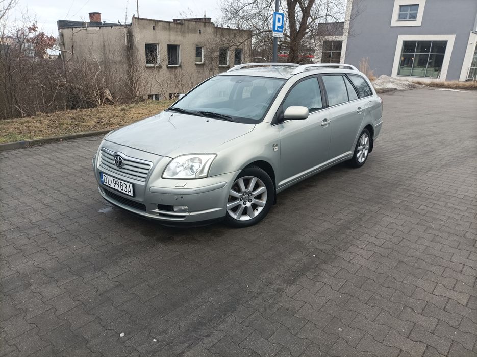 Toyota Avensis t25 2003 rok