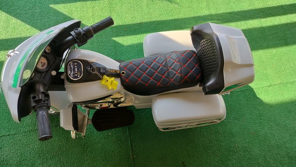 Motorek elektryczny.