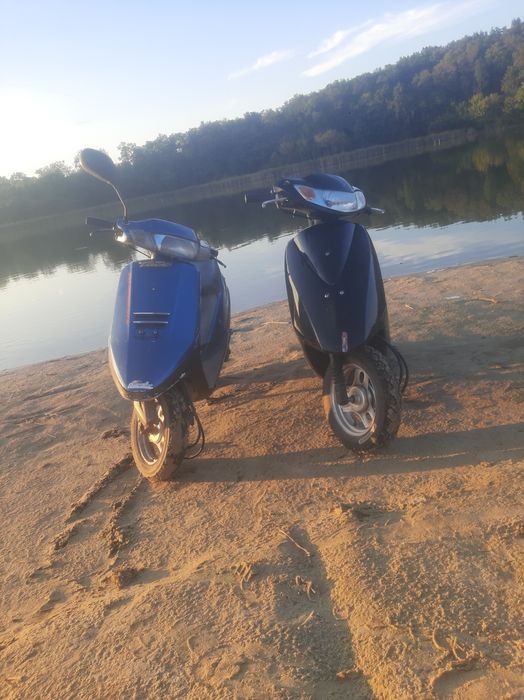 Скутер японець на ходу