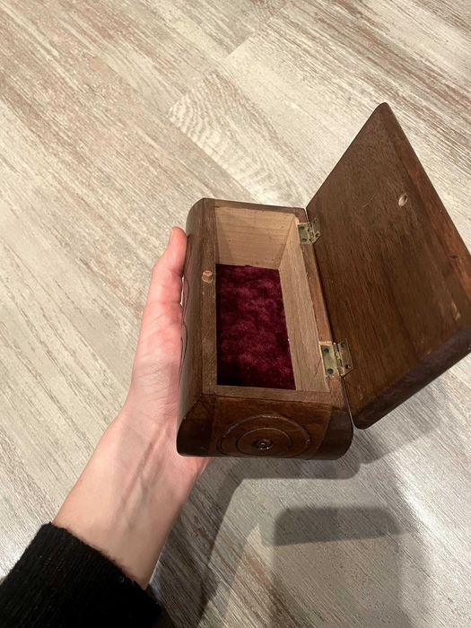 Скринька для прикрас. Ручна робота. Дерево