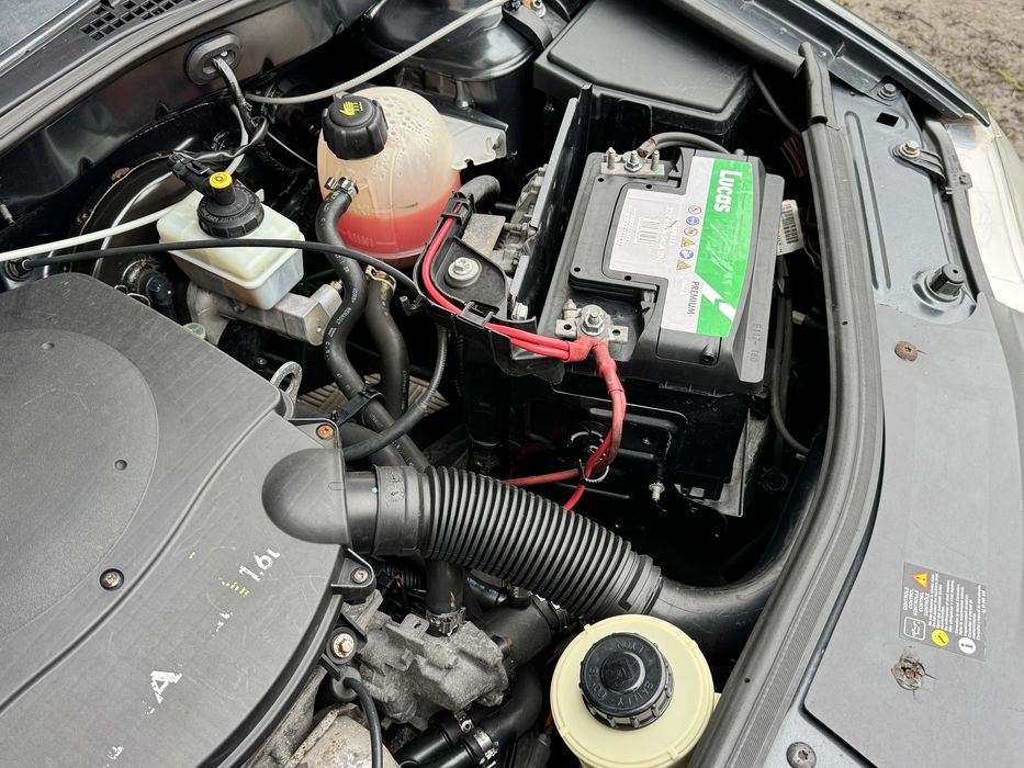 Дача Логан MCV 2010 рік 1.6.