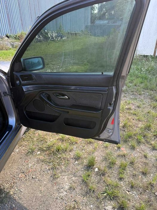 Продам BMW E39 2.8  1998 року