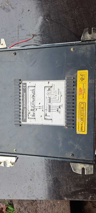 Підсилювач звуку для авто 300W