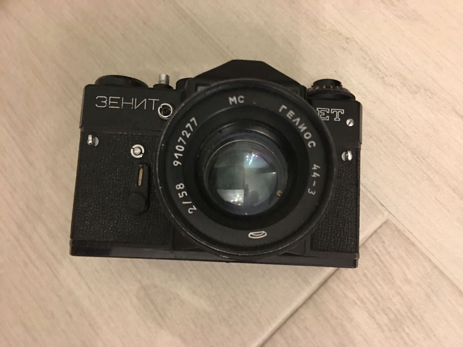 Продам б/у фотоаппарат Зенит ЕТ Zenit ET Гелиос -3