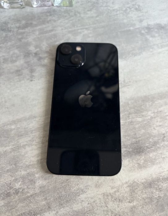 Продам Айфон 13 срочно