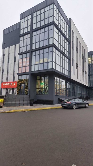 Оренда приміщення під магазин! БЦ Локація