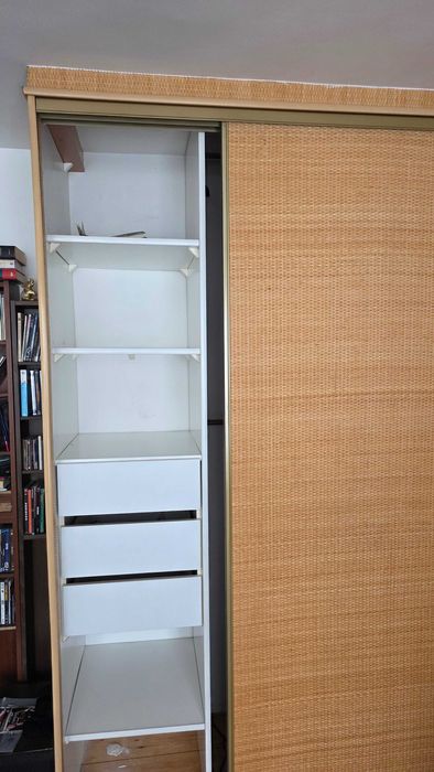 Sprzedam szafę rozsuwaną Indeco ratanową.