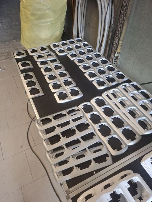 Karlik trend gniazdka