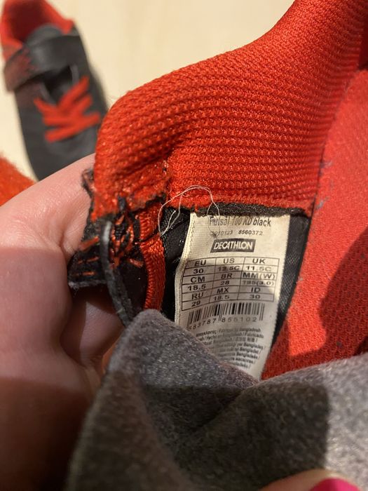 Buty do piłki nożnej, halówki Decathlon, rozm. 30