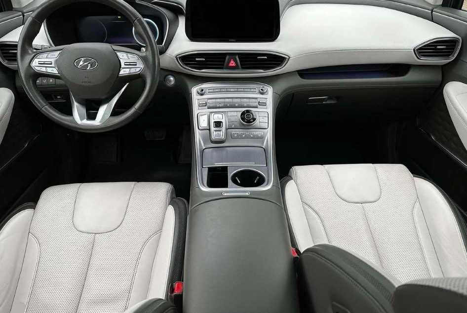 Продам Hyundai Santa Fe 2021 року