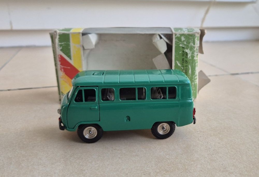 Модель автомобіля ссср 1:43, УАЗ 452 Буханка