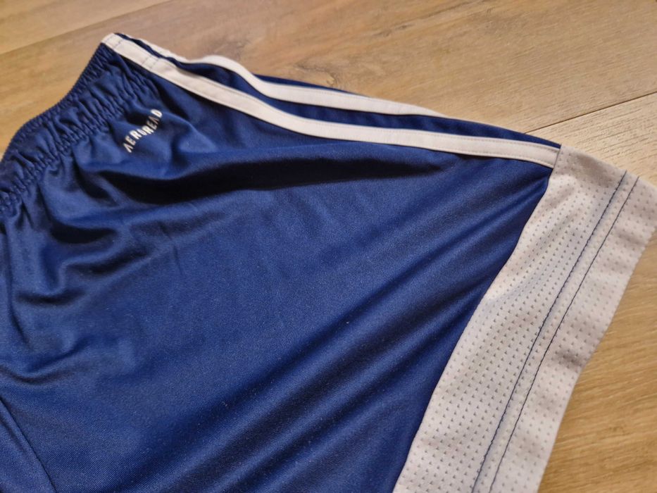 Spodenki damskie Adidas – granatowe z białymi wstawkami, rozmiar S