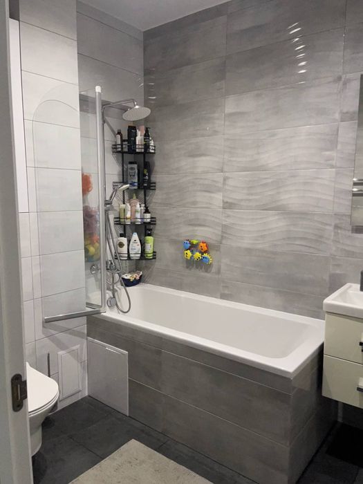 Продам 3 кімнатну квартиру Карачуни . Є- відновленя .