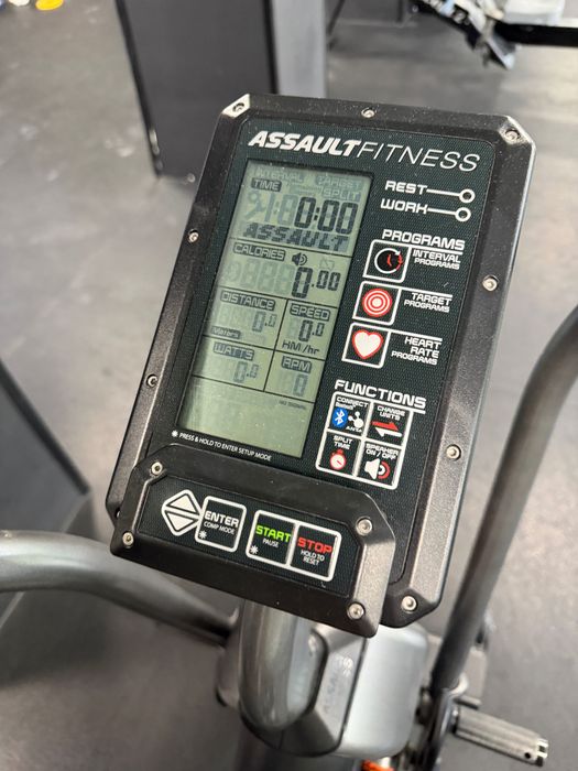 Assault Air Bike Elite 4 sztuki, 2 letnie, serwisowane