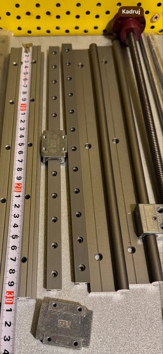 Prowadnice , wozki IGUS