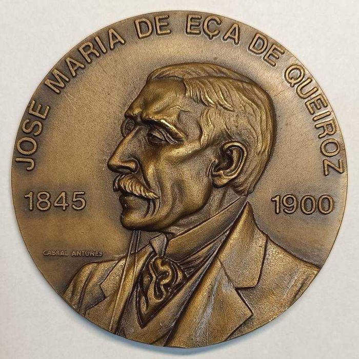 Medalha Eça de Queiroz
