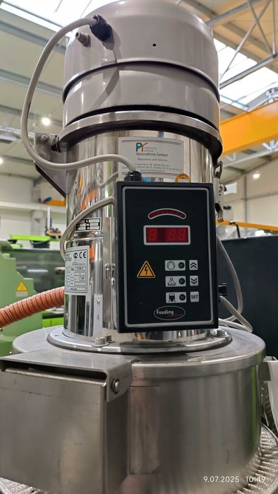 Zbiornik na granulat PIOVAN T100IX z podajnikiem Plastic Systems VLM5