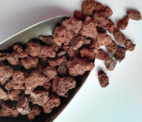 Lawa Wulkaniczna Dekoracyjna Czerwona LAS W SŁOIKU 10-20mm 1KG KURIER