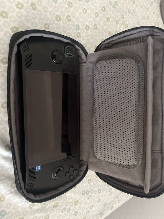 Msi claw com funda e dock