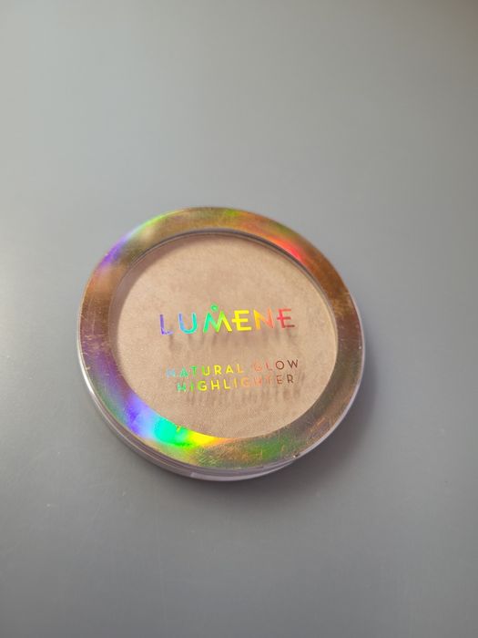 Lumene Natural Glow Highlighter rozświetlacz do twarzy i ciała