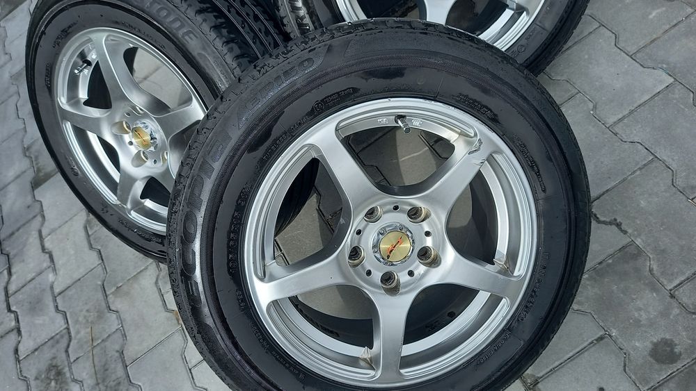 Продам резину Bdgestone летнюю с дисками 195/65/R15, 5 на 115